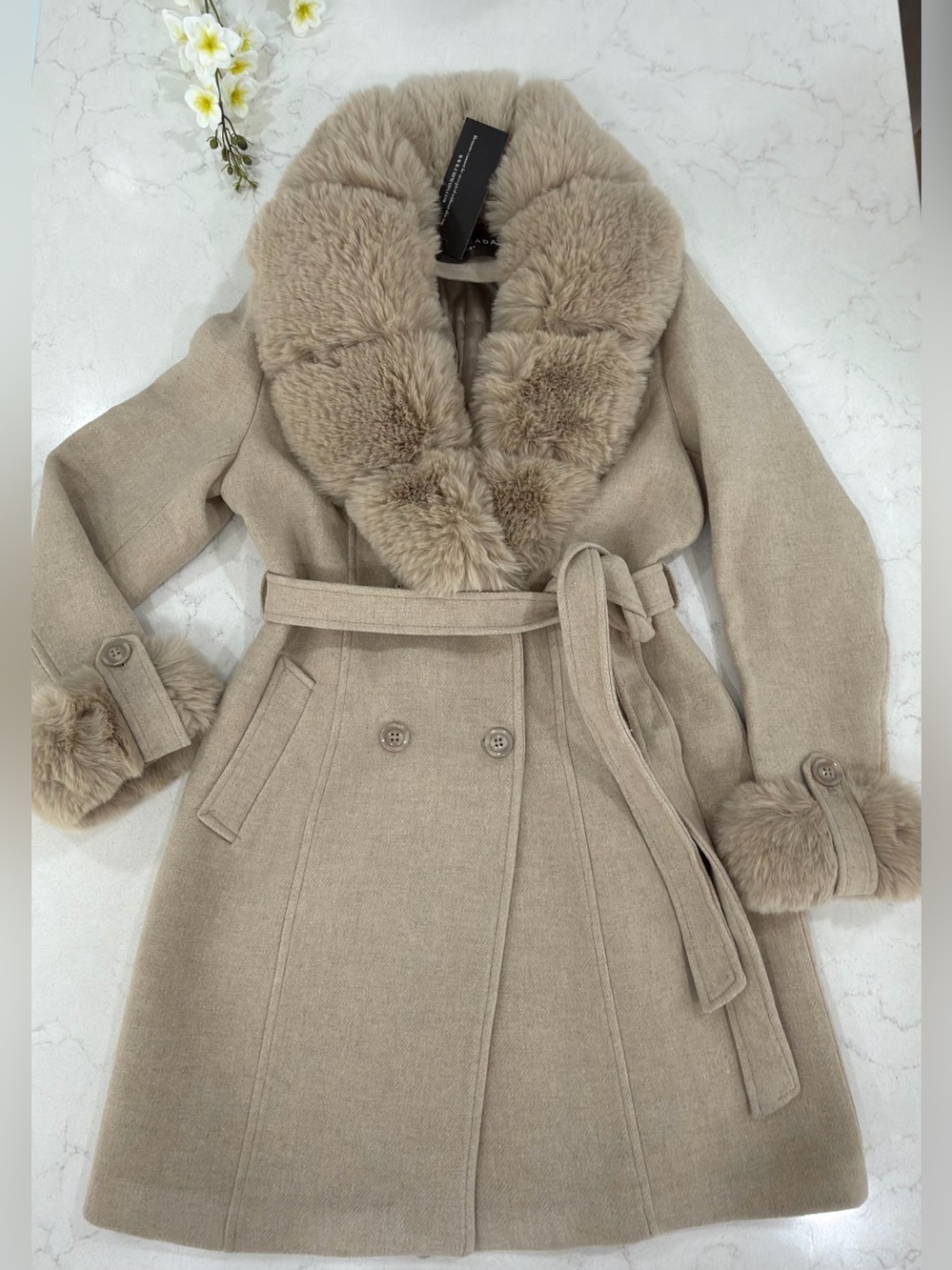 EMPRADA Women's Cream Faux Fur Collar Long Coat